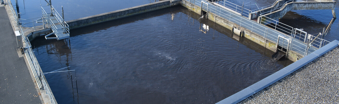 Planta de tratamiento de aguas residuales diseñada para una comunidad de 85,000 habitantes en la ciudad de Kitzingen.
